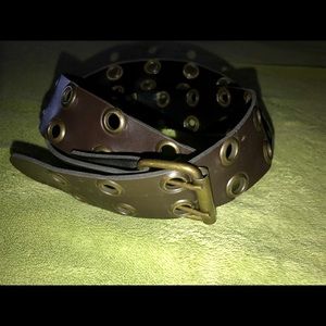 brown double grommet w/ brass accents 39”